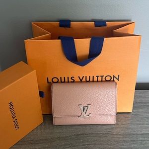 Louis Vuitton LV Monogram CAPUCINES pink leather compact Wallet clutch $1010